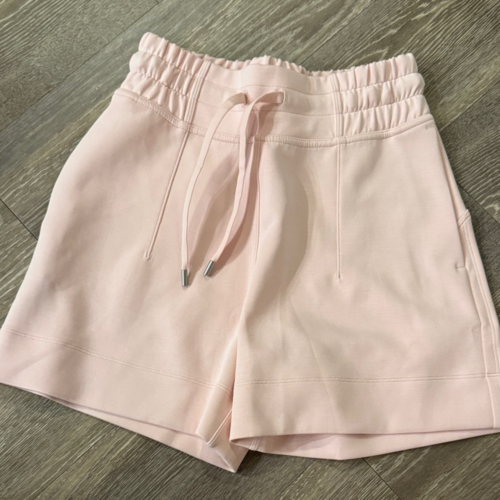 Lululemon soft ambition short